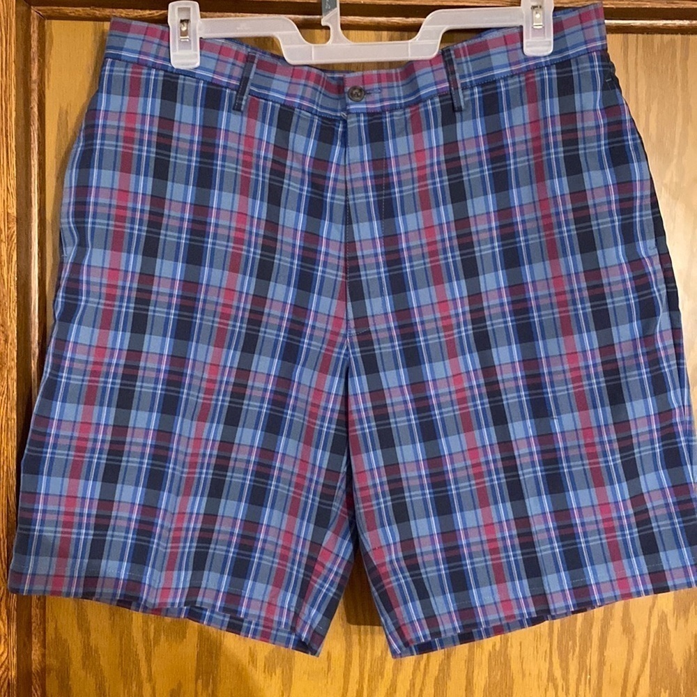 Men’s Pro Tour Shorts size 38 (BT)